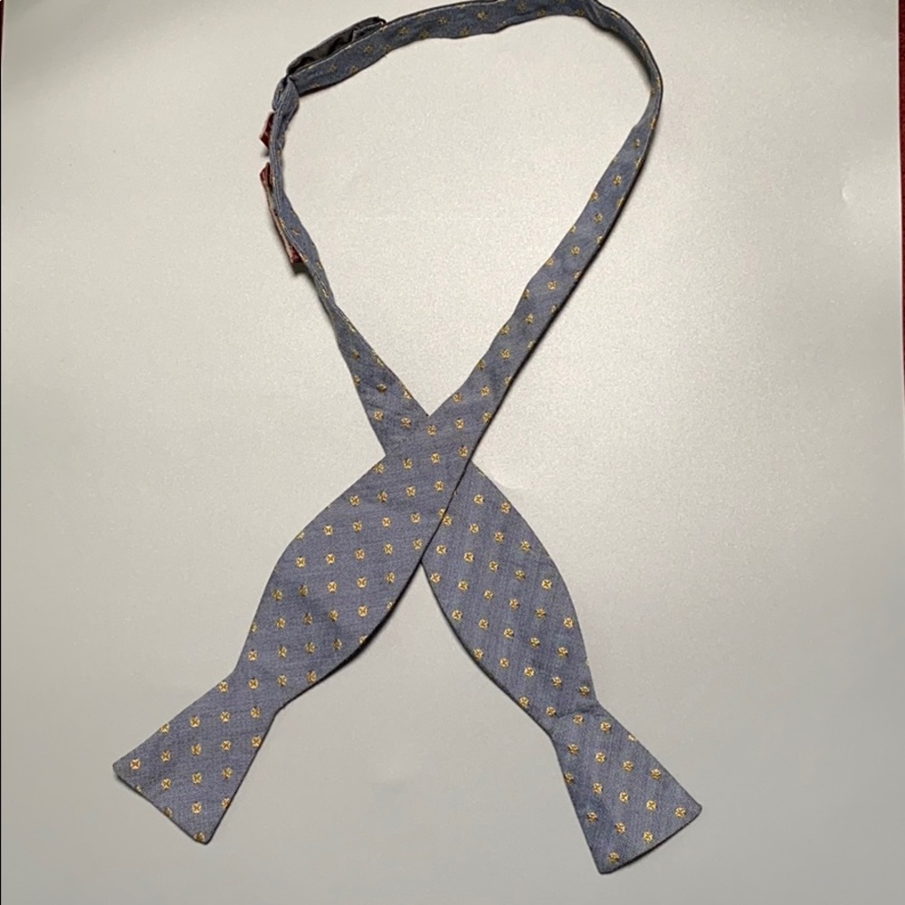 Penguin Light Blue Bowtie w/ Yellow Flower Pattern